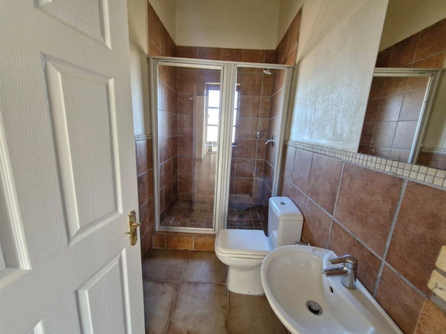 To Let 3 Bedroom Property for Rent in Meerhof North West